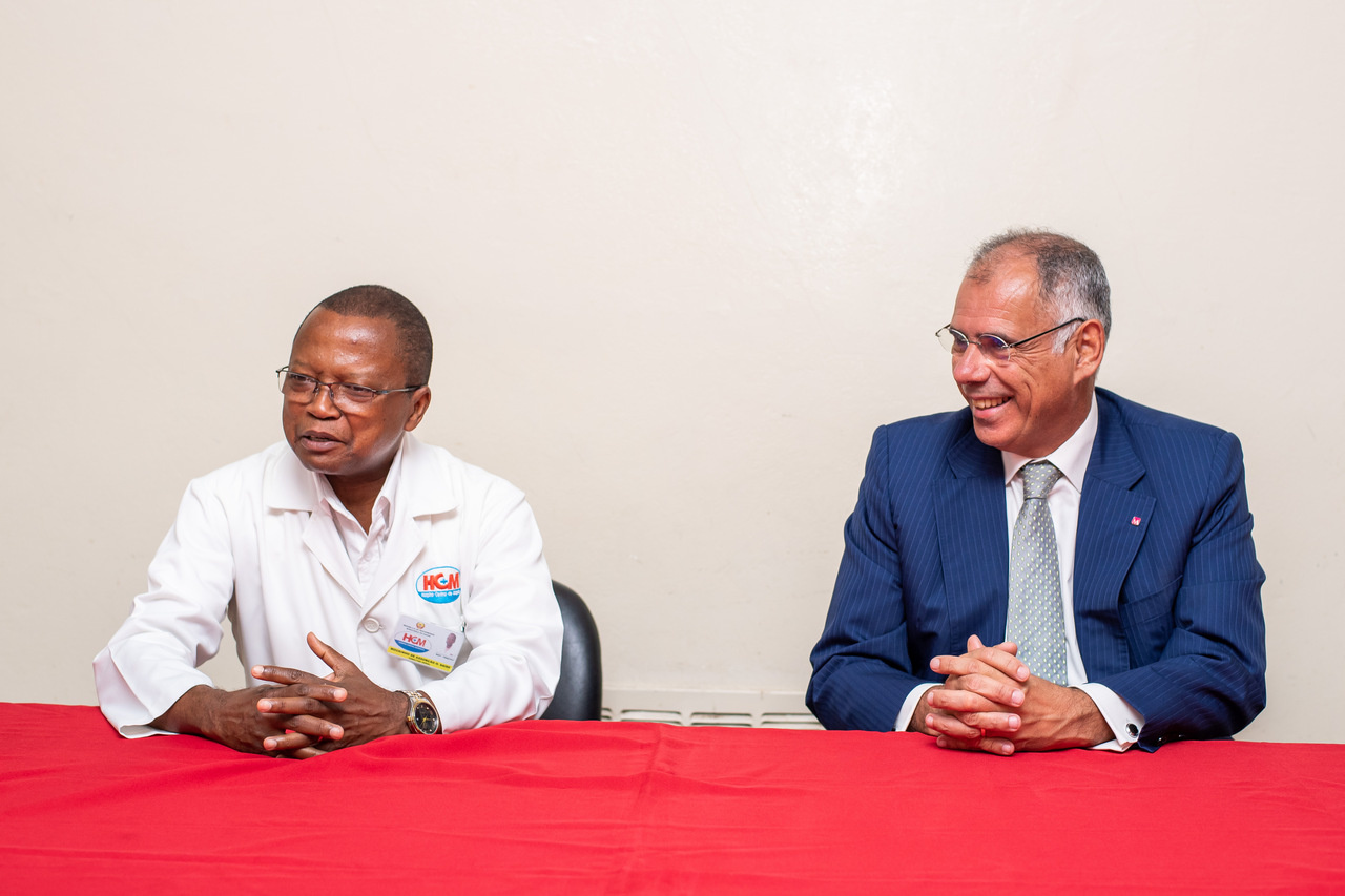 Millennium bim Entrega Unidade de Cuidados Intensivos