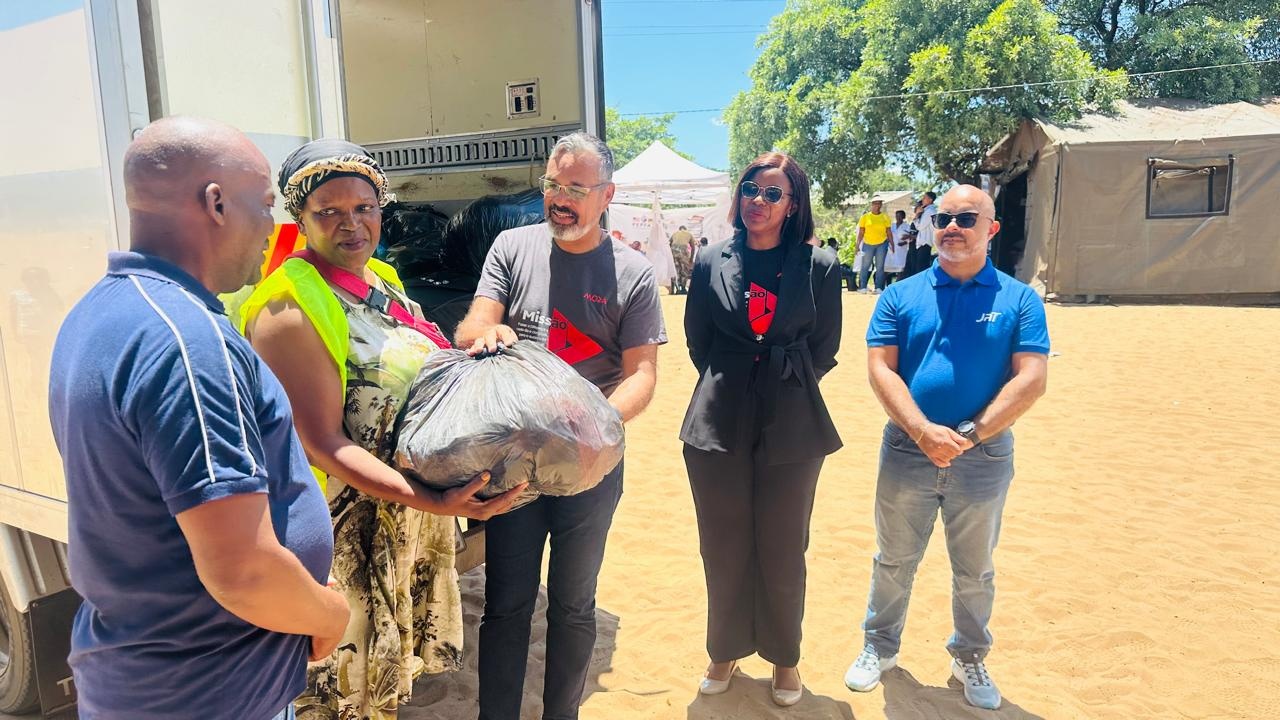 Moza Banco Apoia Famílias Desalojadas no Centro de