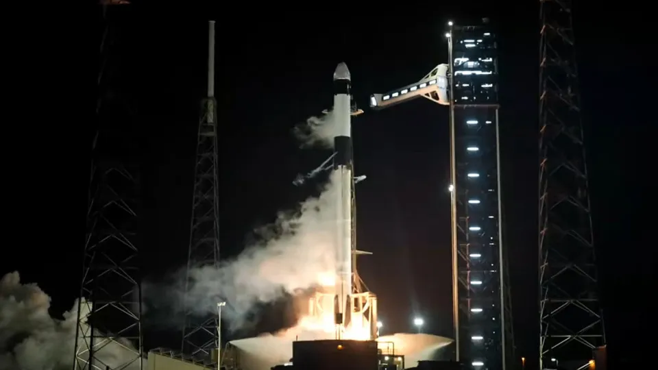 NASA e SpaceX enviaram quatro astronautas para a Estação...