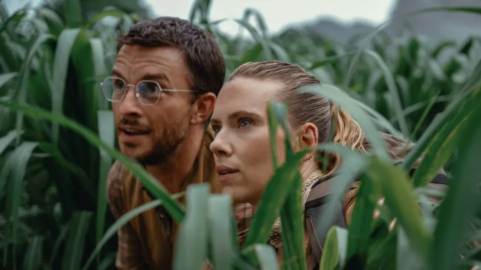 Não faltam novas séries e filmes para ver este mês na...