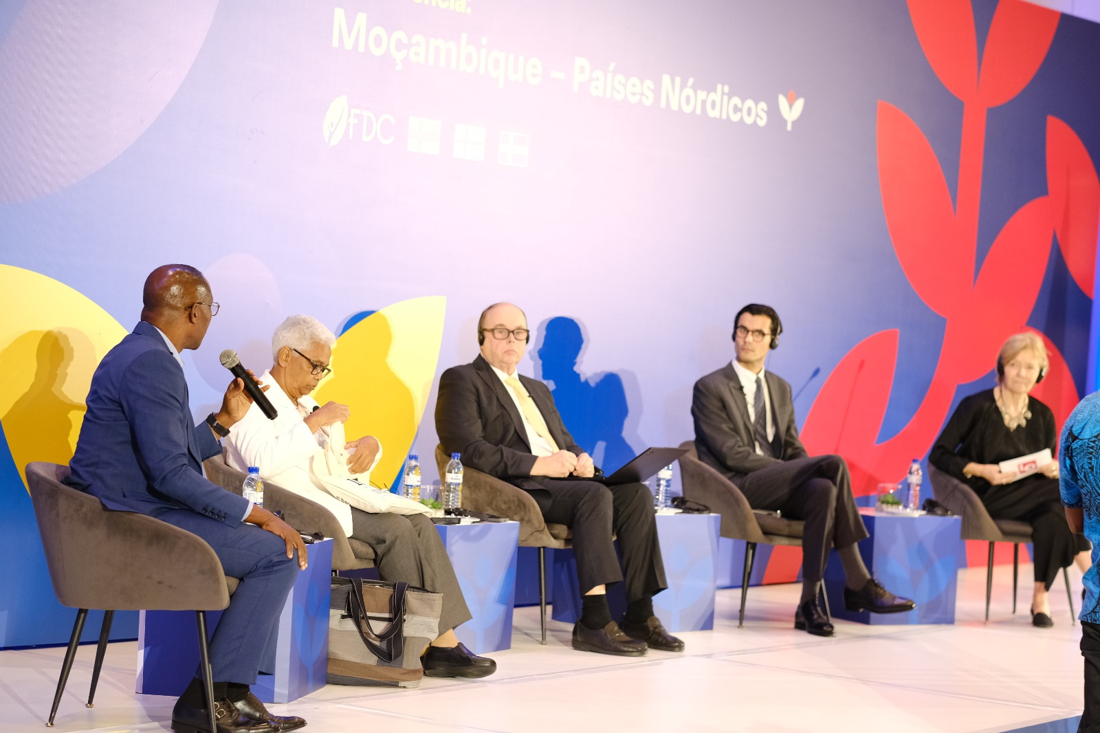 Países Nórdicos reforçam apoio à boa governação em