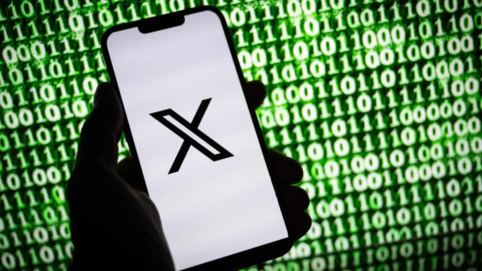 Rede social X com falhas no serviço globalmente