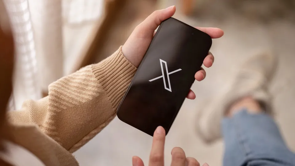 Rede social X volta à normalidade após falha nos serviços