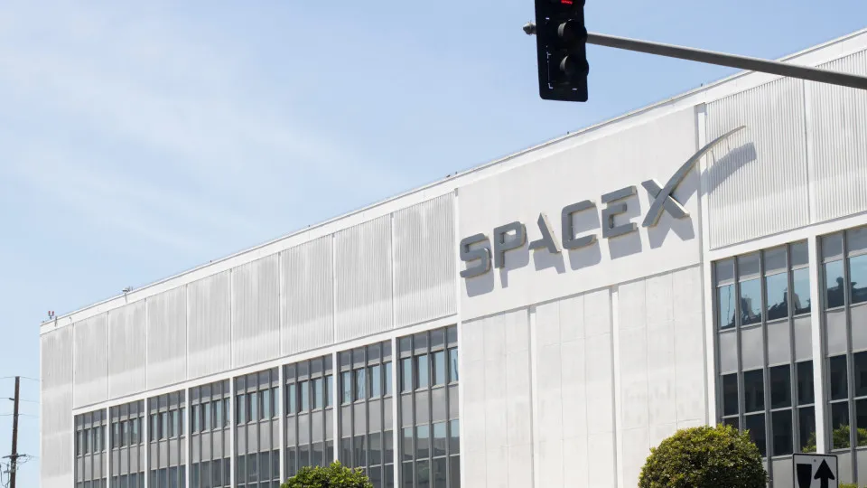 SpaceX quer colocar um milhão de data centers no Espaço