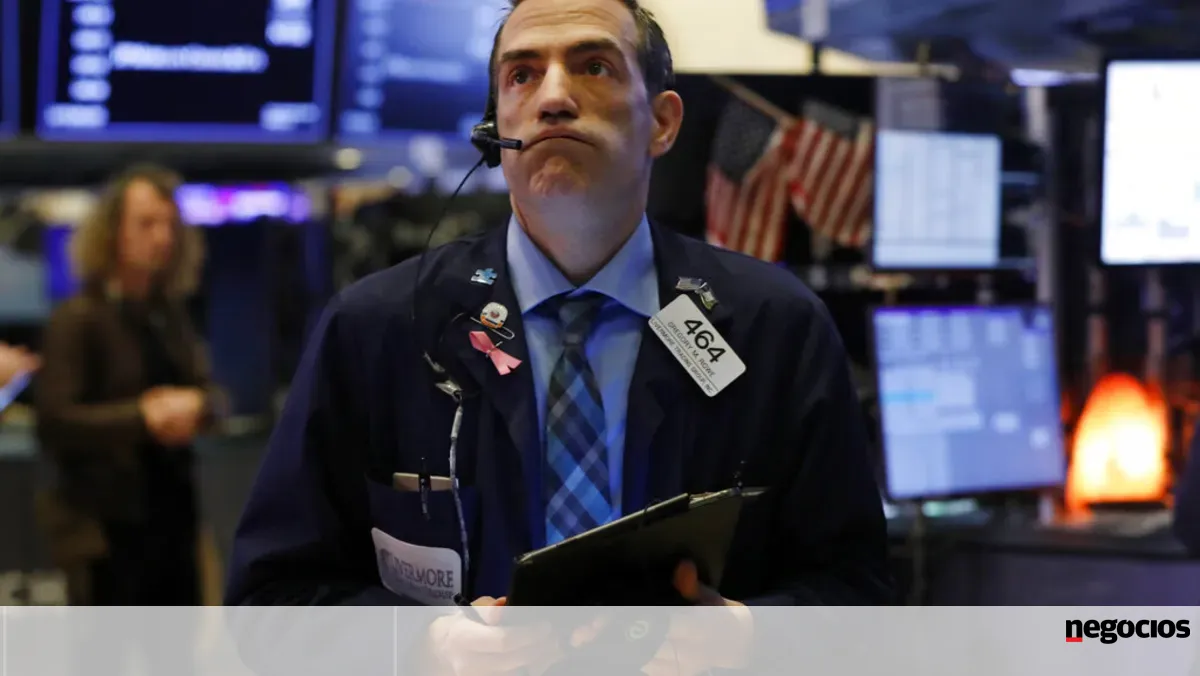 Wall Street termina sem direção. Tecnológicas continuam sob